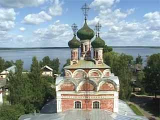 صور Ostashkov's Trinity cathedral معبد